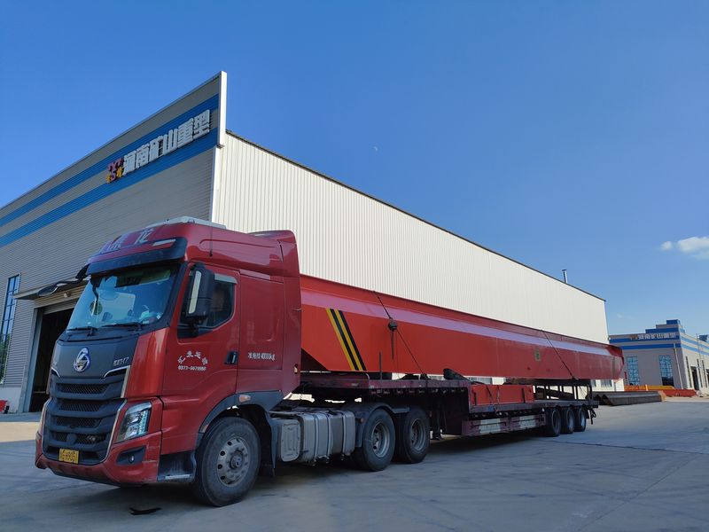 安徽某建材公司，采購我公司一臺(tái)32噸電動(dòng)單梁起重機(jī)