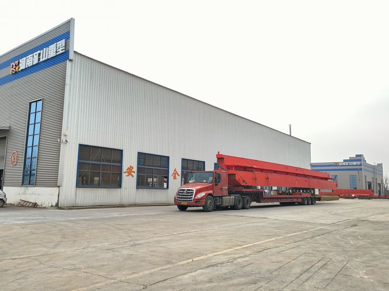 兩臺10噸 跨度28.4米電動葫蘆橋式起重機，發(fā)往山東威海