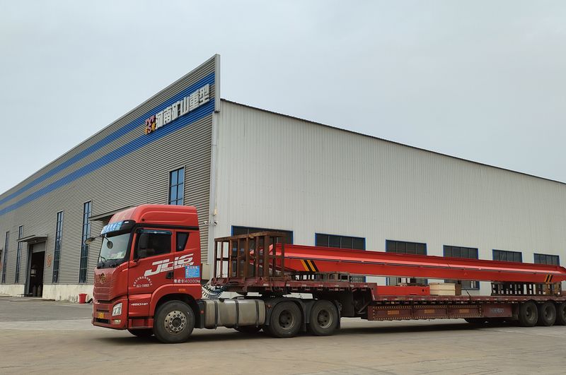 電動(dòng)單梁起重機(jī)3臺(tái) LD5t—16.8m LD3t—16.5m /2臺(tái) 制作完成，發(fā)往江西南昌交付客戶使用。