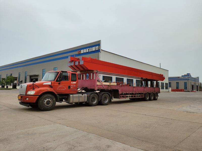 電動(dòng)葫蘆橋式起重機(jī) 3臺(tái) LH5t-17m 制作完成，發(fā)往河南漯河交付客戶使用。