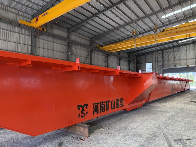 河北邯鄲某鋼鐵貿(mào)易商，2025年已在我公司采購四臺MG通用門式起重機，我公司根據(jù)客戶的實際使用工況，按需設計制作，滿足客戶的要求。